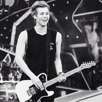 Please follow @luxuryxlou :) THANK YOU!! Xx