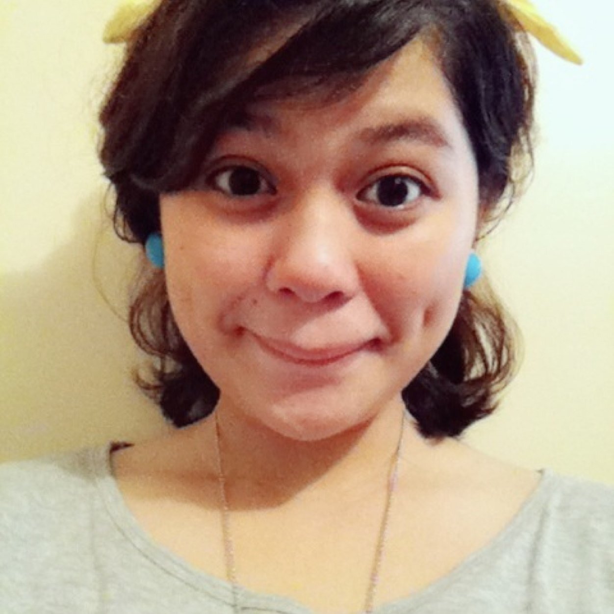 LazyChikita's profile picture. Mess of a dreamer | yellow