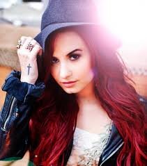 Deixe seu sorriso mudar o mundo,mas não deixe o mundo mudar seu sorriso-Demi Lovato