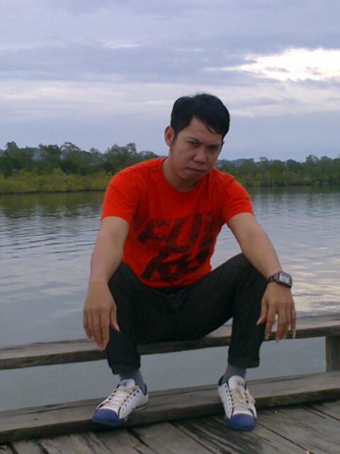 tak payah bxk rayu,bkn janji yg brbuat,tp prbuatan yg menjanjikan..