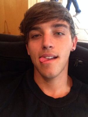 BeauFabray's profile picture. Beau. 19. Brother of Quinn. Single.