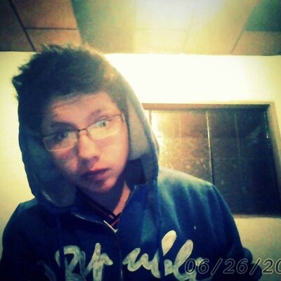 Hola soy Andres Nicolas Tirado Jarama 
Hago video en YouTube, me gusta jugar al minecraft con mis amigos !!! :D