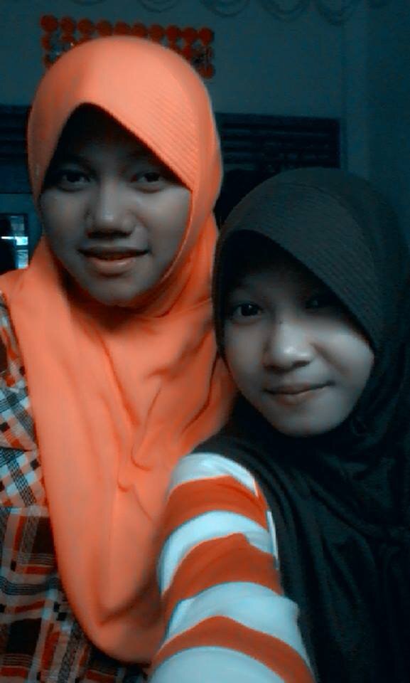 AzandaAza's profile picture. 