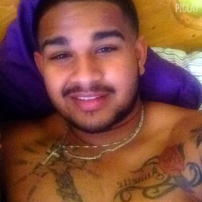 19 , mixed , follow meee & ill follow back simple as that. snapchat & kik me - nino_banqz15