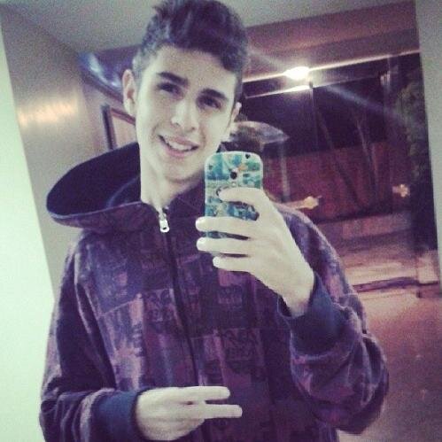 RodrigoEspadas_'s profile picture. A vida é para quem topa qualquer parada. Não para quem para com qualquer topada. TAI