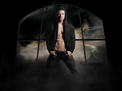When @PoutyDeanW ass talks to much he gets jailed and comes here (Jailed= tweet limit)