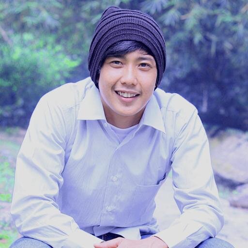 Tanpa kalian, aku hanyalah tanda koma yang sibuk mencari titik untuk mencapai tujuan.