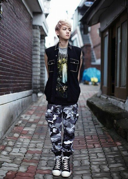 ถึงผมไม่หล่อ แต่ผมก็จน -*- แง่มๆ#ผมเมะนะ[บัดดี้คนสวย @FANY_KMBT] ^^ เด็กเสี่ย @Exo_LuLie