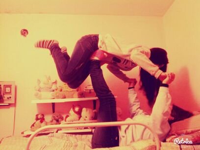 Significa familia, y tu familia nunca te abandona, ni te olvida..♡