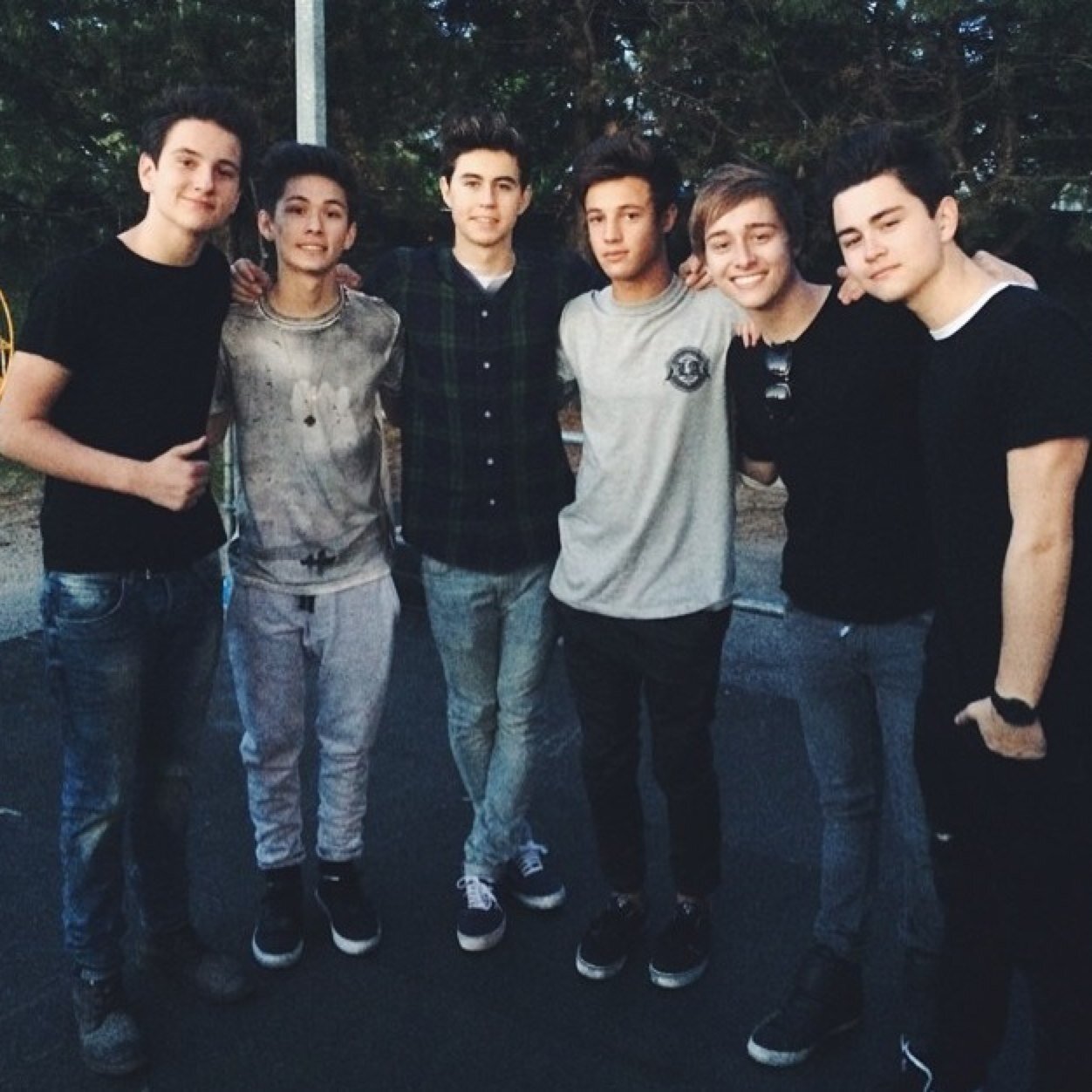 If you wanna be the best,be it. Exiters and vampatte please follow @Curlysbradley thank you!