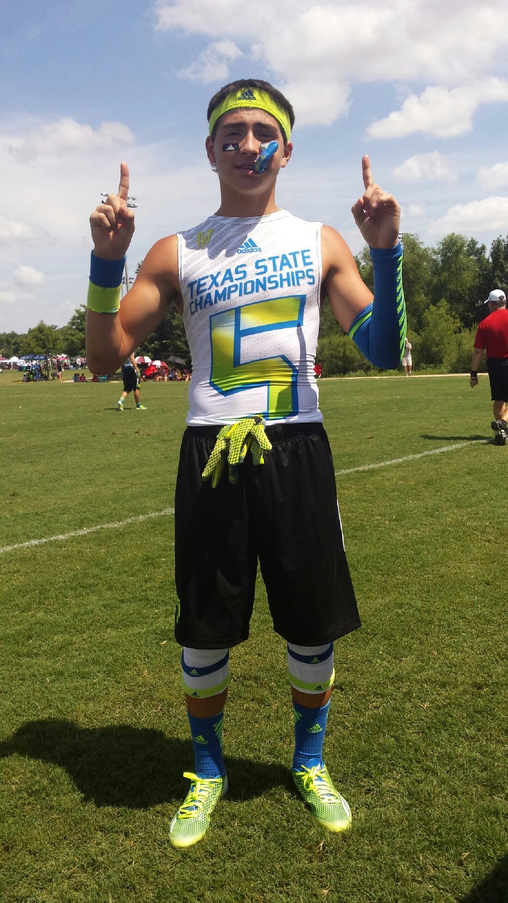 I play football / class of 2k16/ SINGLE/ A clean ass rapper!! #teamsophomore