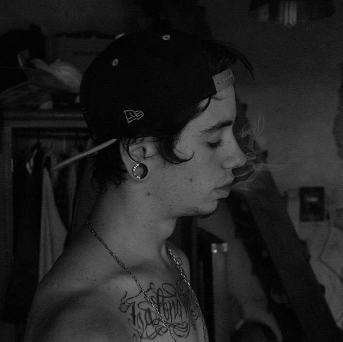 nose para que tengo twitter pero lo tengo xd http://t.co/kU84bOUlZe