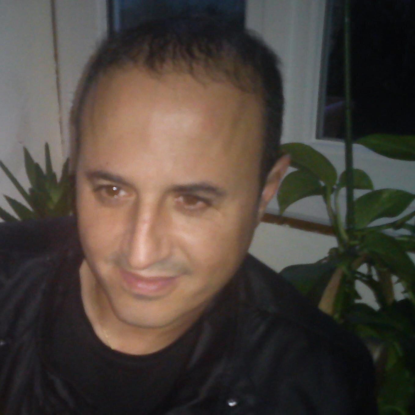 CICCIOMAYATO's profile picture. col de la Seigne par l'ancienne cabane des douaniers vue sur M.B. Plus bas à 50 min de marche, le refuge Elisabetta. La cuisine y est excellente.