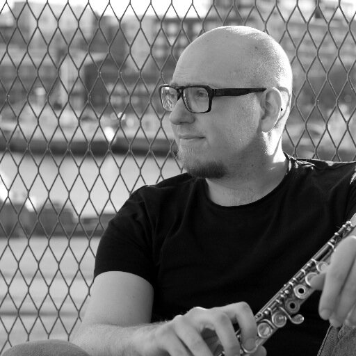 Sami Junnonen (b. 1977) is an international flute soloist from Finland. He performs as a soloist, a lecturer and a chamber & orchestra musician.