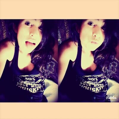 Seja humilde, pois, até o sol com toda sua grandeza se põe e deixa a lua brilhar.
 -Bob Marley-