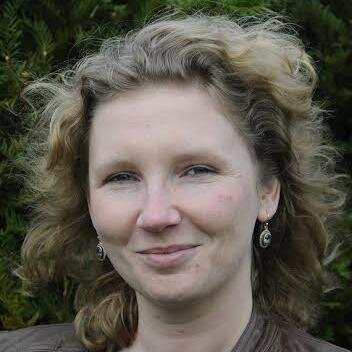 Freelance eindredacteur, journalist en schrijfster.