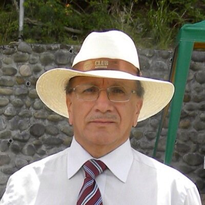 Ex Decano de la Facultad de Ciencias Jurídicas de la Universidad del Azuay, Ex Presidente del Colegio de Abogados del Azuay. Magister en Derecho Empresarial