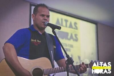 Amo música,Tenho certeza que a minha musica irá Revolucionar o universo musical...A vida é uma arte o Senhor é o artista nós fazemos parte da obra d arte.