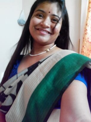Simple... grounded... foodie... experimental cook... ready to move my feet anytime anywhere...