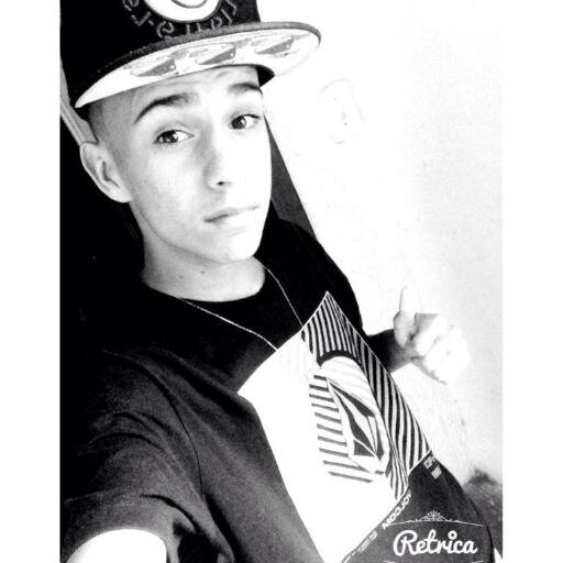 Quem se descreve , se limita (y