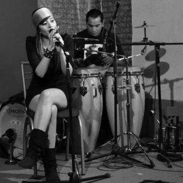 AleDuende's profile picture. Cantante, Perseverante, Lic.Ciencias de la comunicación