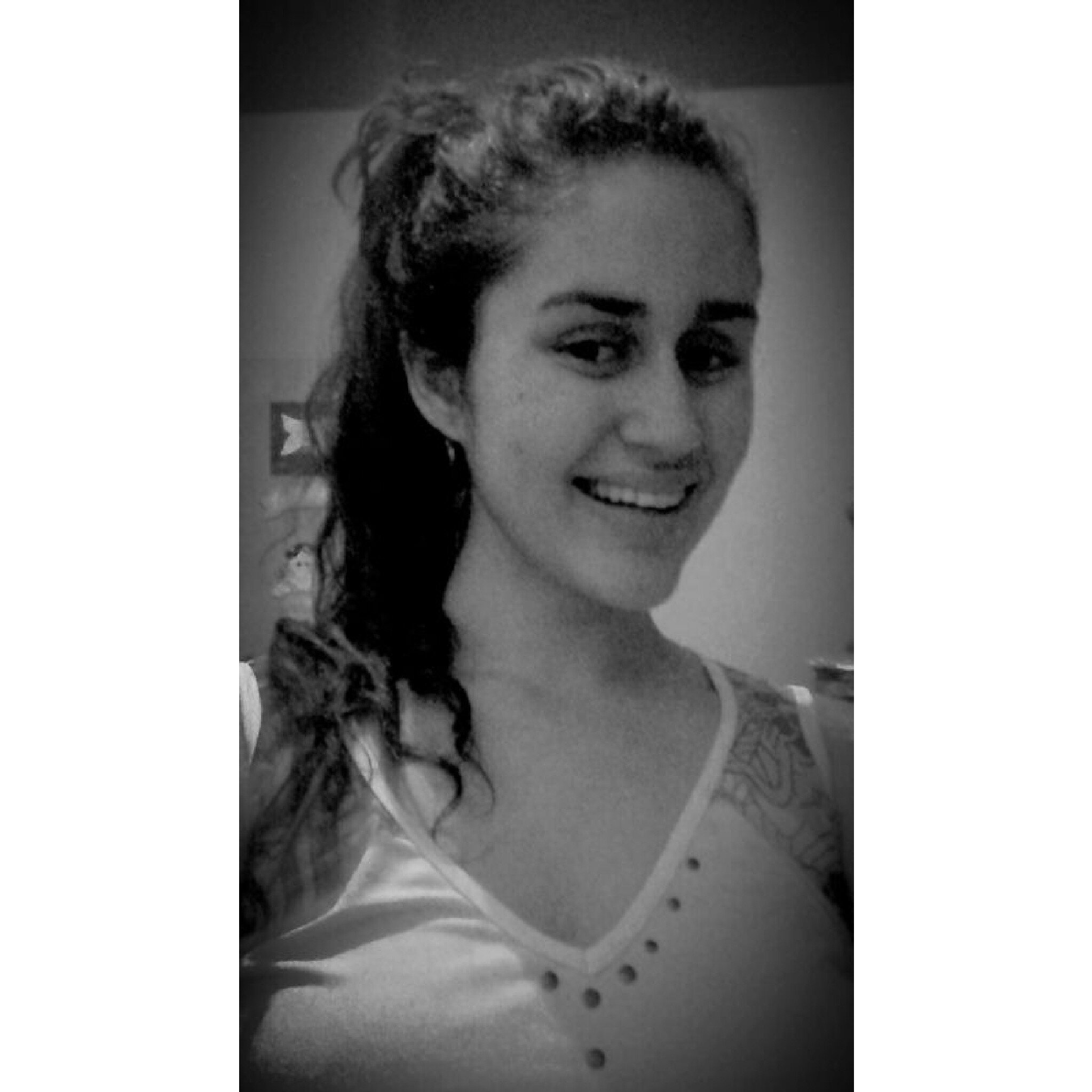 MaioFlavia's profile picture. Carioca estudante  , pisciana ,e, apaixonada por @luansantana, prazer sou eu. Segue? Haha