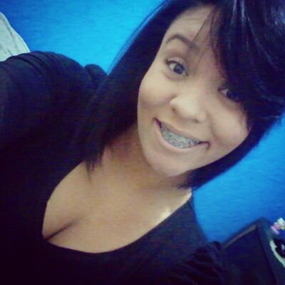 - Um dia frio, um bom lugar pra ler um livro . . . e o pensamento lá em voce ♡
