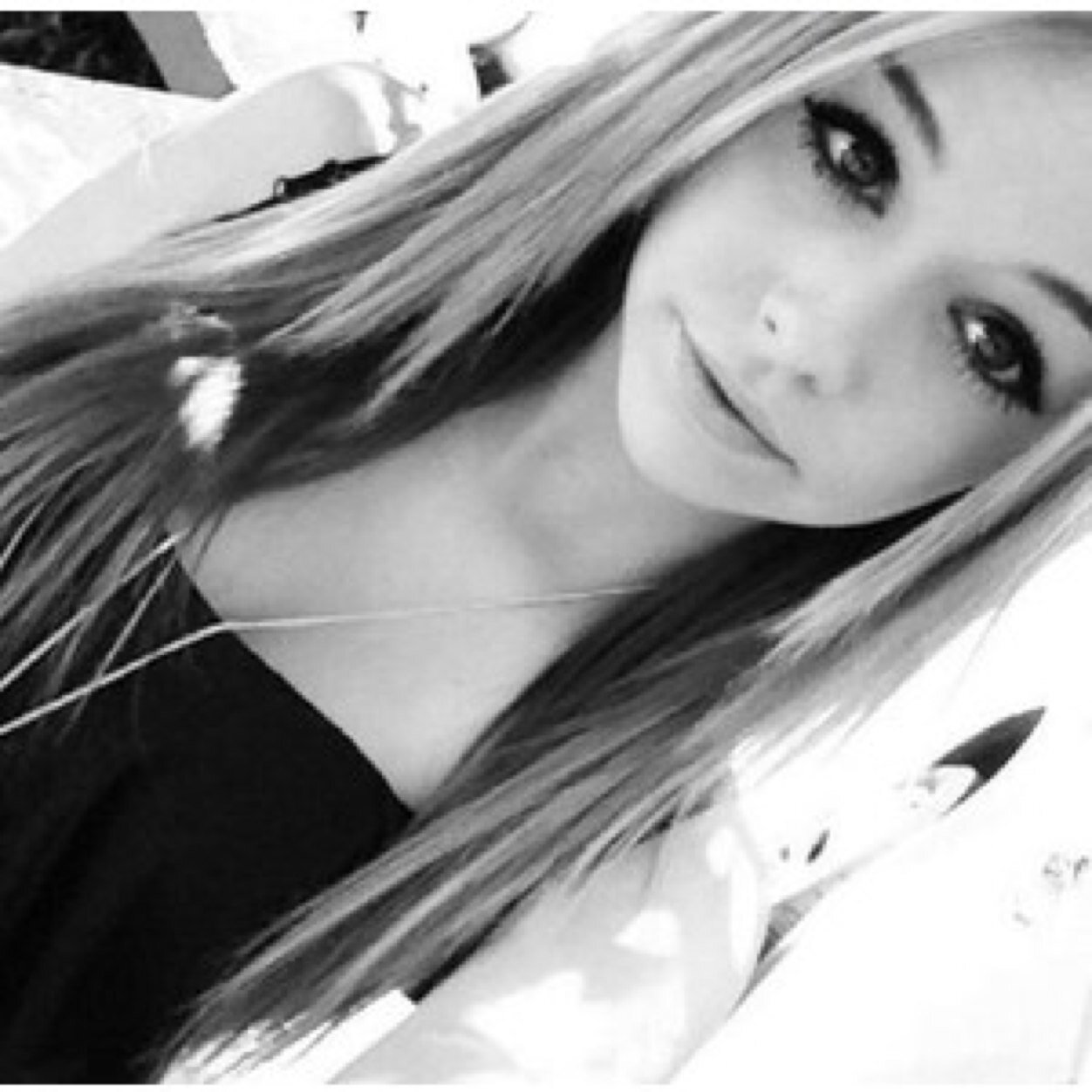 Hey! I'm Acacia! Cacia for short! I have a dog! I'm a awkward, pizza loving, dumb girl. Ooh! And I'm #Single! :)
