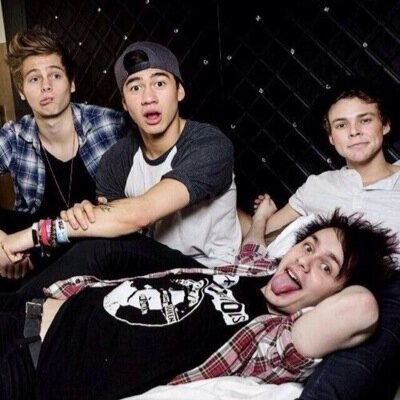 @IrishSunshine_ @EatNarrysCake @drewftmcvey three girls to try help you with your sunshine follows:) just ask if you want us to help