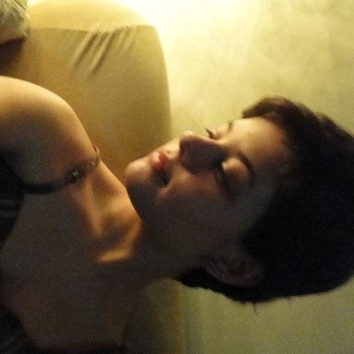 sou sua tia, moleque, olha o respeito.