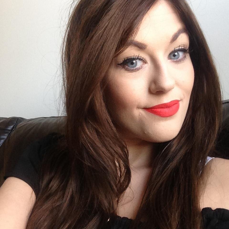 COME FOLLOW MY NEW TWITTER @hollyanneblogs