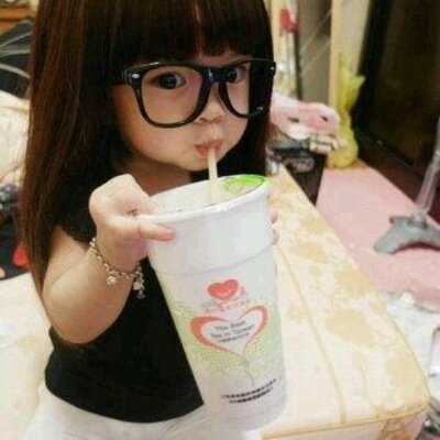 ‏ﺍﺑﺘﺴﻢ ﺍﺿﺤﻚ ﺧﻞ ﺍﻟﻬﻢ ( ﻳﺘﻜﺪﺭ ) ﻭﺃﺭﺳﻢ ﻋﻠﻰ ﺧﺪﻙ ( ﻭﺭﻭﺩ ) ﻻ‌ﺗﻘﻮﻝ ﻣﺎ ﺃﻗﺪﺭ