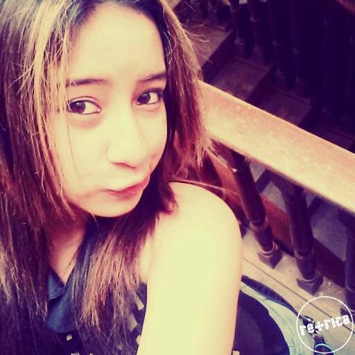 awwwww!! sy muy alegre ♥ amO mi vida!!! ♥ sOy supr alegre :D,,,divertida,,,me gusta salir cn mis amigOs ....!!!! me enkanta acolar en td! :D