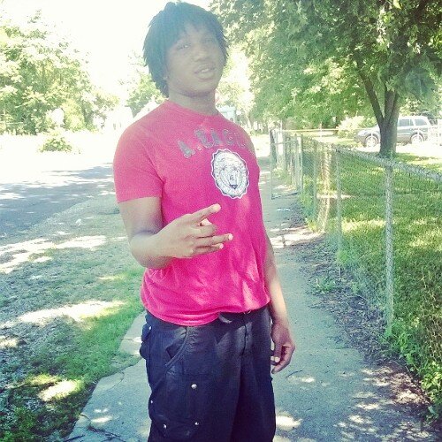 Middle Linebacker @ Peoria Manual Academy  
 #Follow Me On Instagram..... @ almightylando23