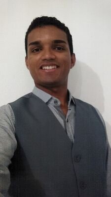 Sou uma pessoa super tranquilo gosto muito de fazer amizade com todos sou espontaneo quer saber mais de mim descubra.