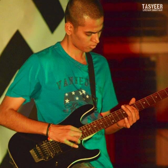 Engineering Student , Guitarist , Traveller and a FOSS Enthusiast