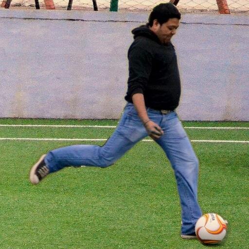 Cricket and Football Fanatic, ManUtd Supporter and I rarely tweet.........