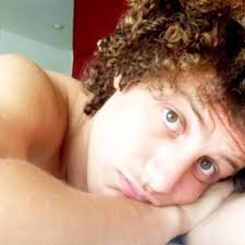 Geezers_DL4's profile picture. Somos duas meninas que amamos o cabeludo ♥ / Maria (★) e Mariana (♥)