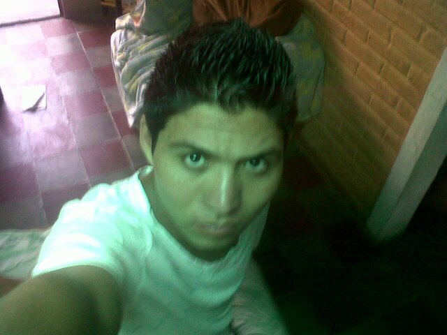 Soy buena honda me gusta tener amigos ser libre de deciciones y respetar a los demas y salir a vacilar