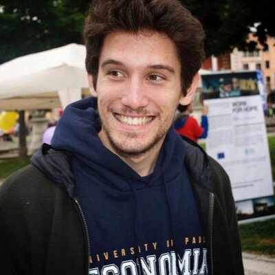 Appassionato di politica, sport e musica a tempo indeterminato. PhD student @UniPadova