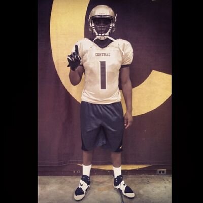 #1 central bear football star