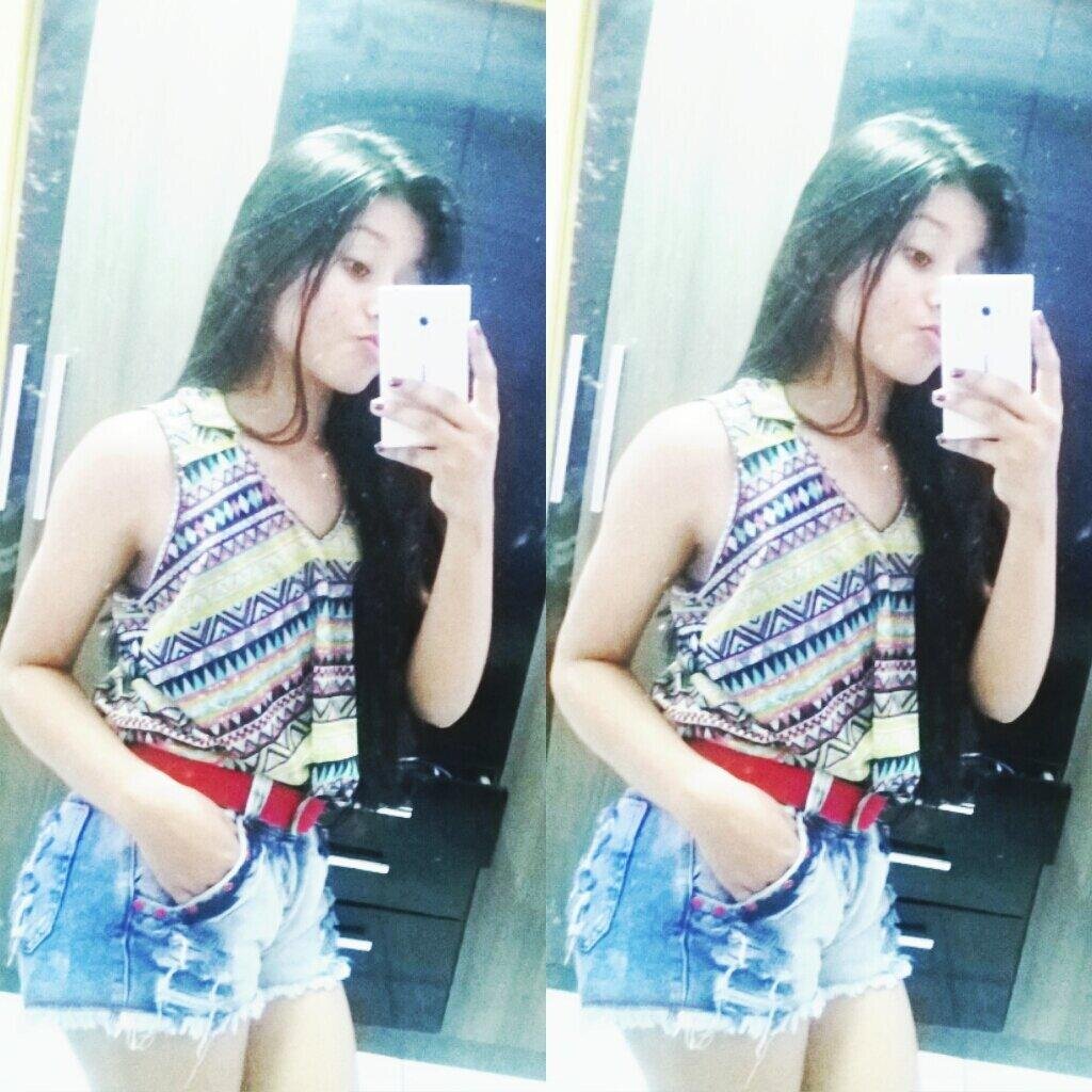 Ela é um poço de qualidade e defeito, e cada jeito dela é uma emoção.۞