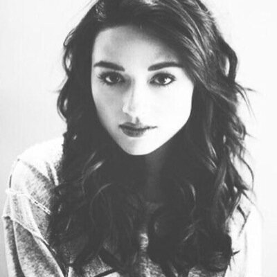 Snow_WhiteWD's profile picture. ♡ “Hair as black as ebony; lips as red as the rose; skin as white as snow.” ♡