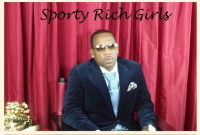 Rep all day for @MikeBiv~Lover of all things #NewEdition~Ronnie got his RonDivas. Ricky got his Bellas. Mike got his #SportyRichGirls #SportyGirlsRock