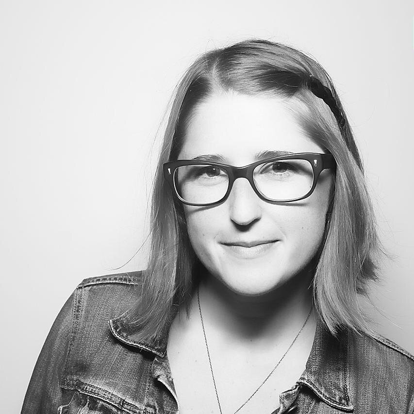 I'm a filmmaker who loves drinking wine and celebrating the good stuff. Let's figure it all out together.