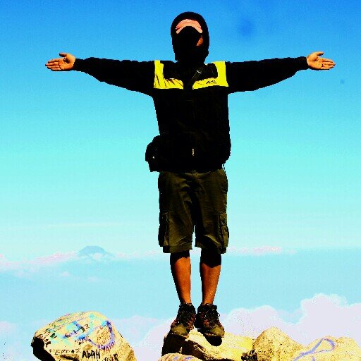 menuju puncak punggungan