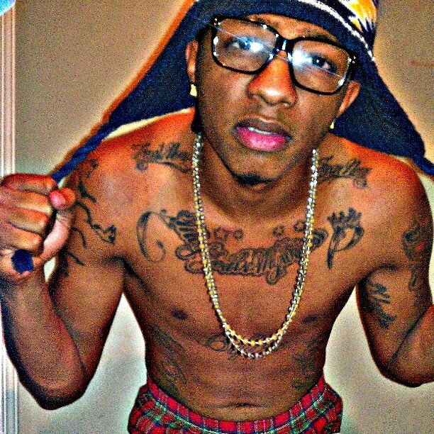 Welkum ta mi world. Da man above iz mi judge...No bio: im jus anotha black man dts tryna make it n lyf...follo n mention me n il da da same