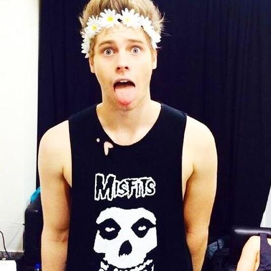 MAHOMIE,DIRECTIONER AND 5SOS FAMILY