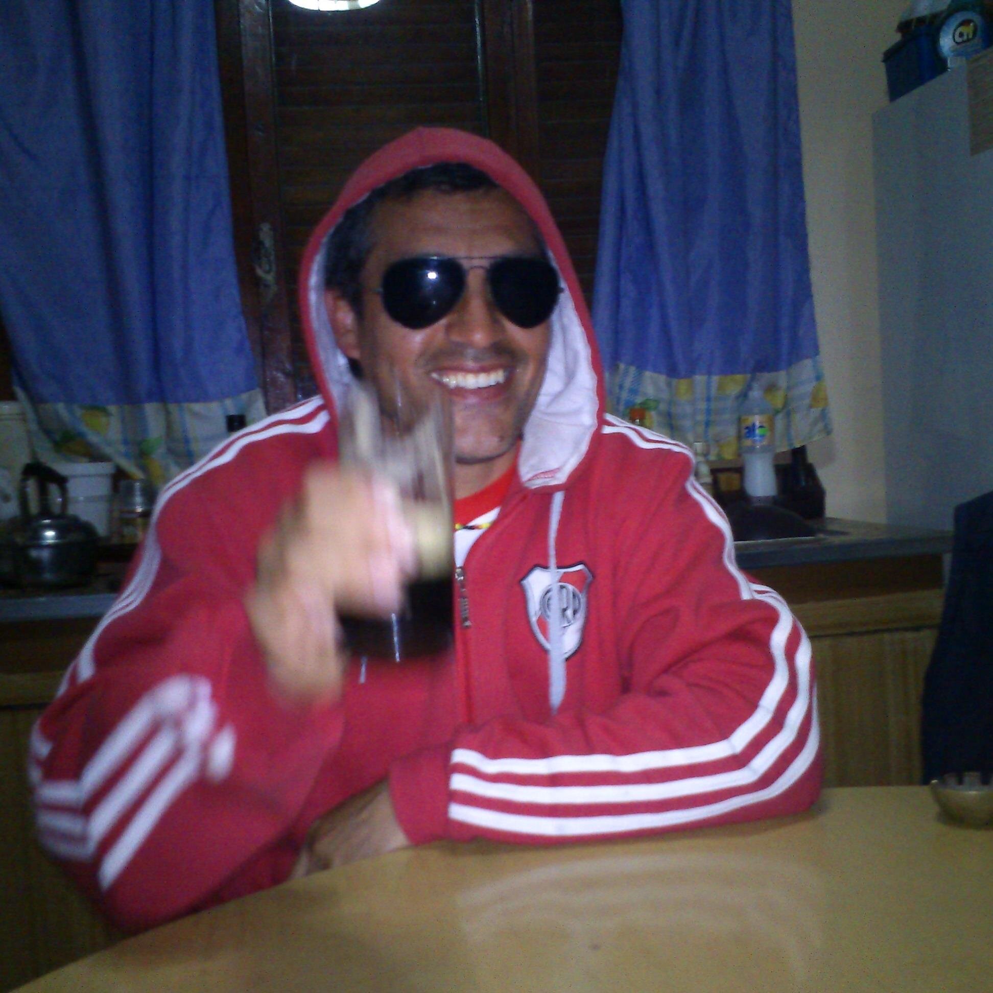 amandoo a riverrrr y tomando fernetttt
