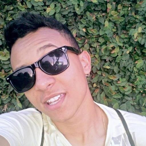 E quantas vezes você já sorriu simplesmente por ter lembrado daquele dia, daquela pessoa?   ✌